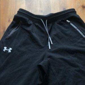Under Armour Pennant Tapered pants, lightly worn